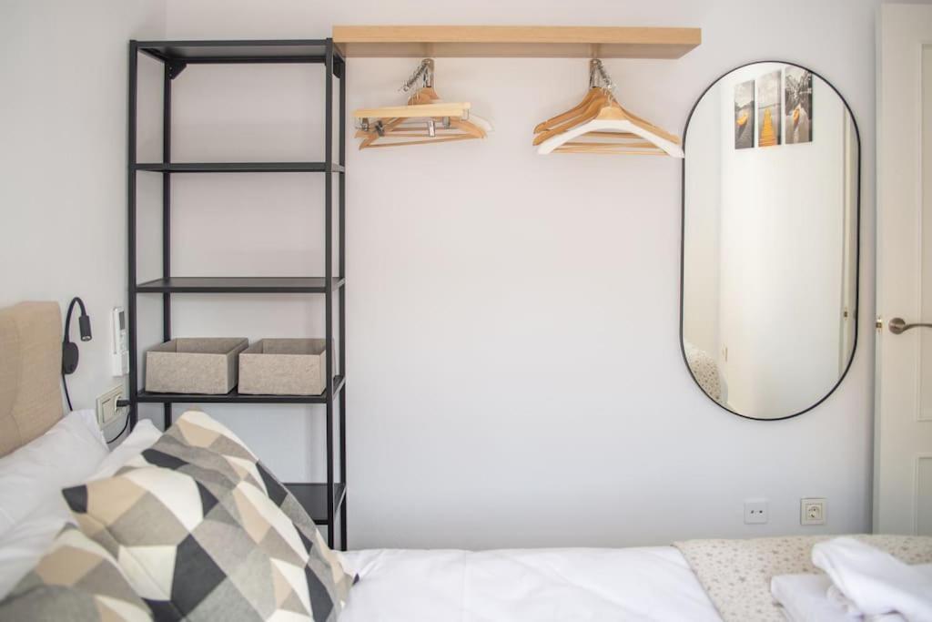 Central And Beautiful Apartment - Free Parking Málaga Exteriör bild