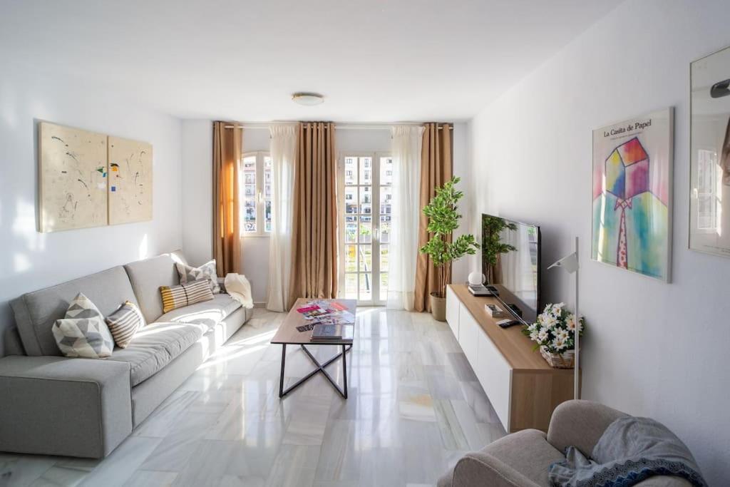 Central And Beautiful Apartment - Free Parking Málaga Exteriör bild