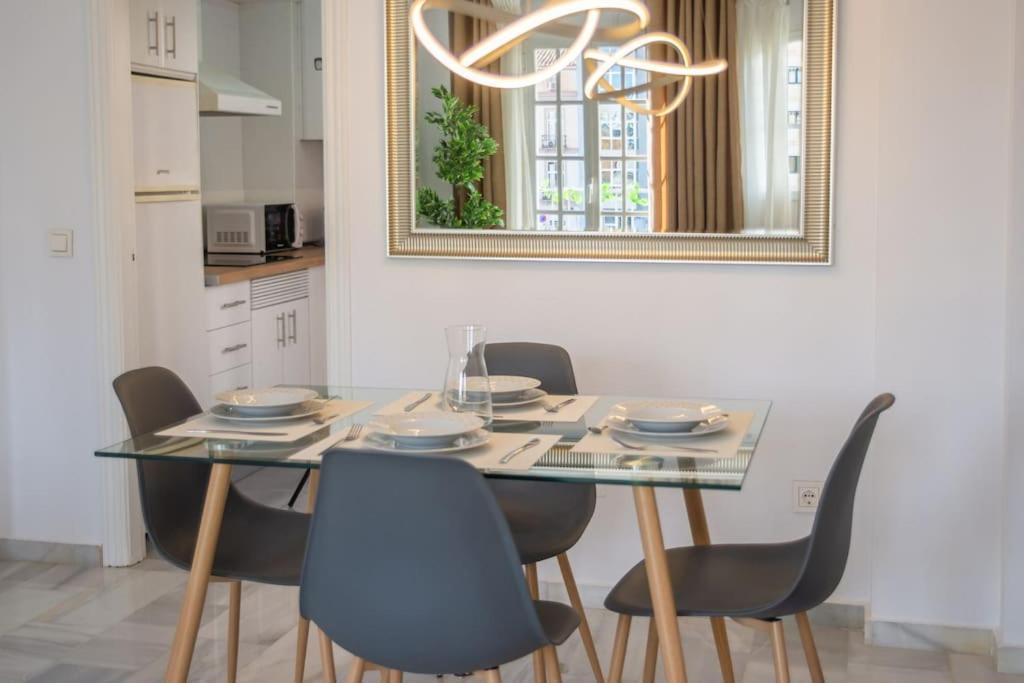Central And Beautiful Apartment - Free Parking Málaga Exteriör bild