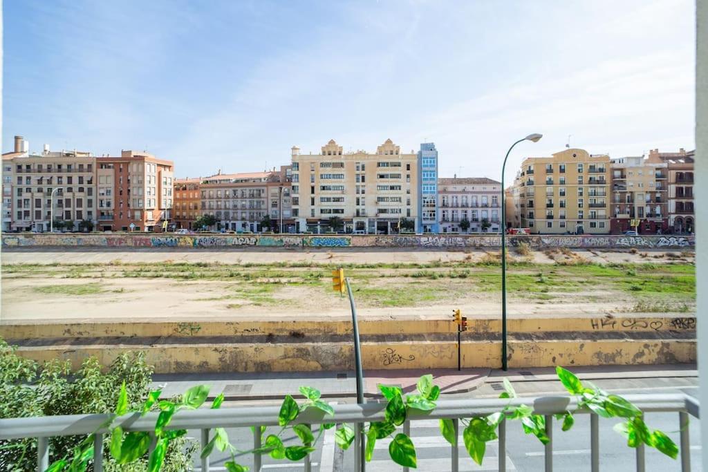 Central And Beautiful Apartment - Free Parking Málaga Exteriör bild