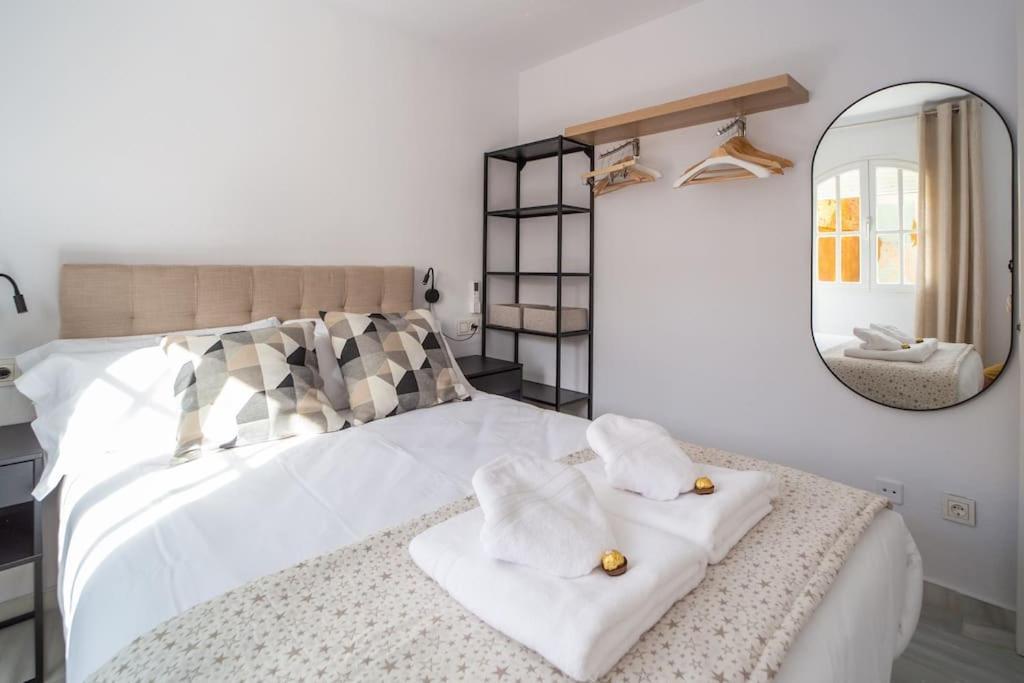 Central And Beautiful Apartment - Free Parking Málaga Exteriör bild