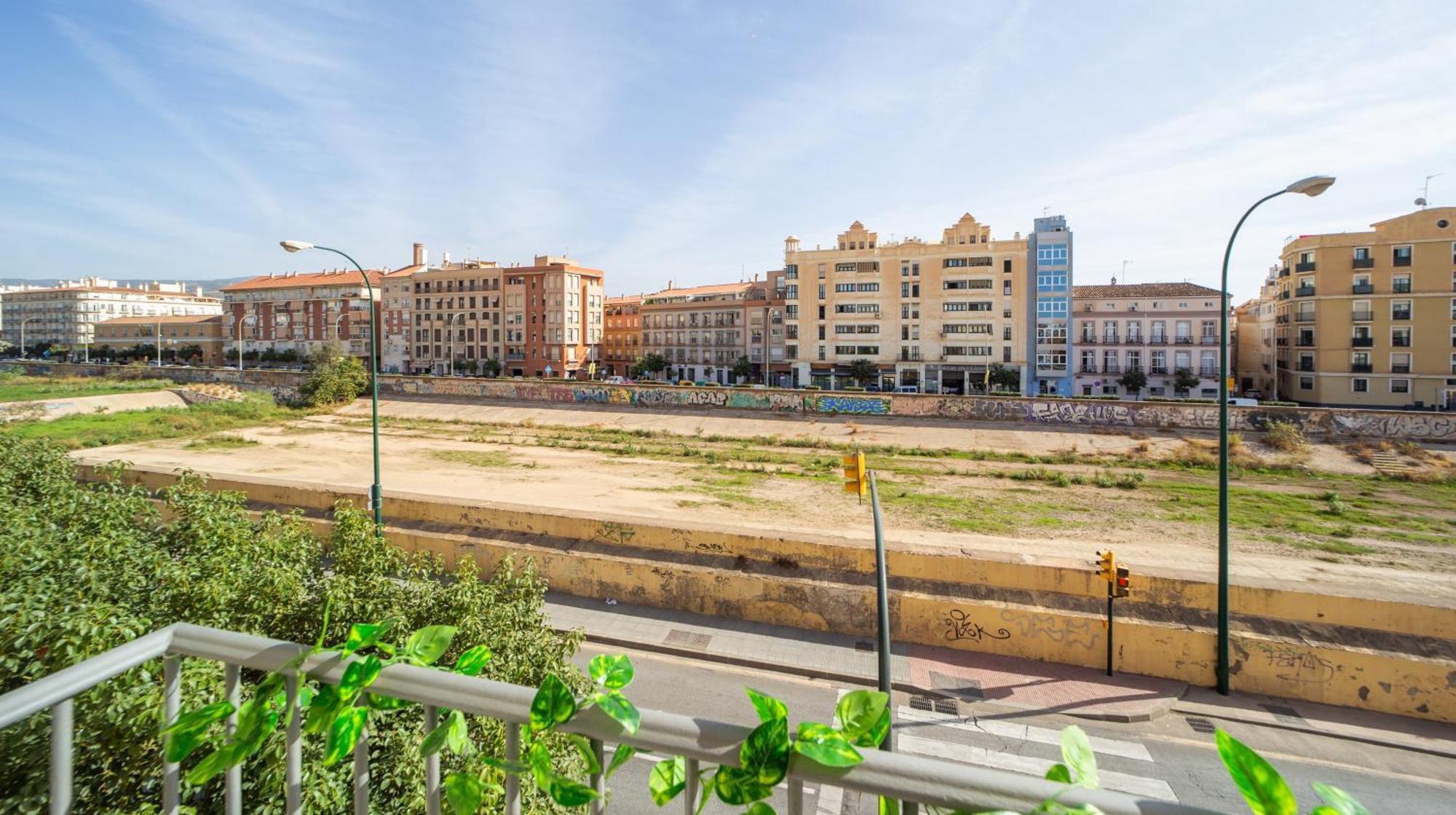 Central And Beautiful Apartment - Free Parking Málaga Exteriör bild